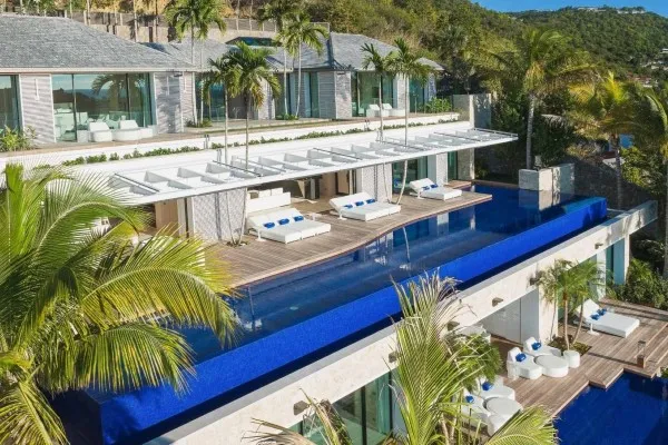 Signature collection of the world's most beautiful and iconic luxury villas.
