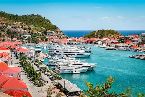 Séjour Villa & Yacht de luxe à St-Barth, villa avec vue sur les plages immaculées et la baie de yachts