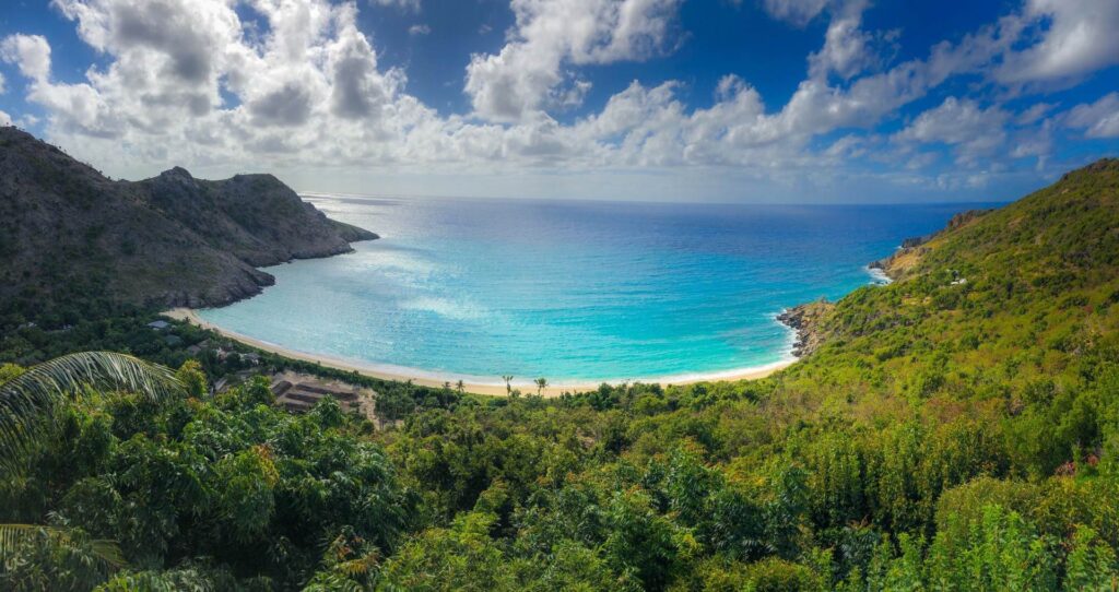 gouverneur beach in st barts