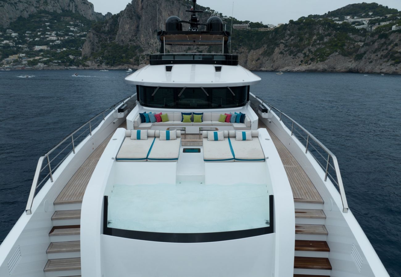Barco en San Bartolomé - YACHT HALARA 5-BD