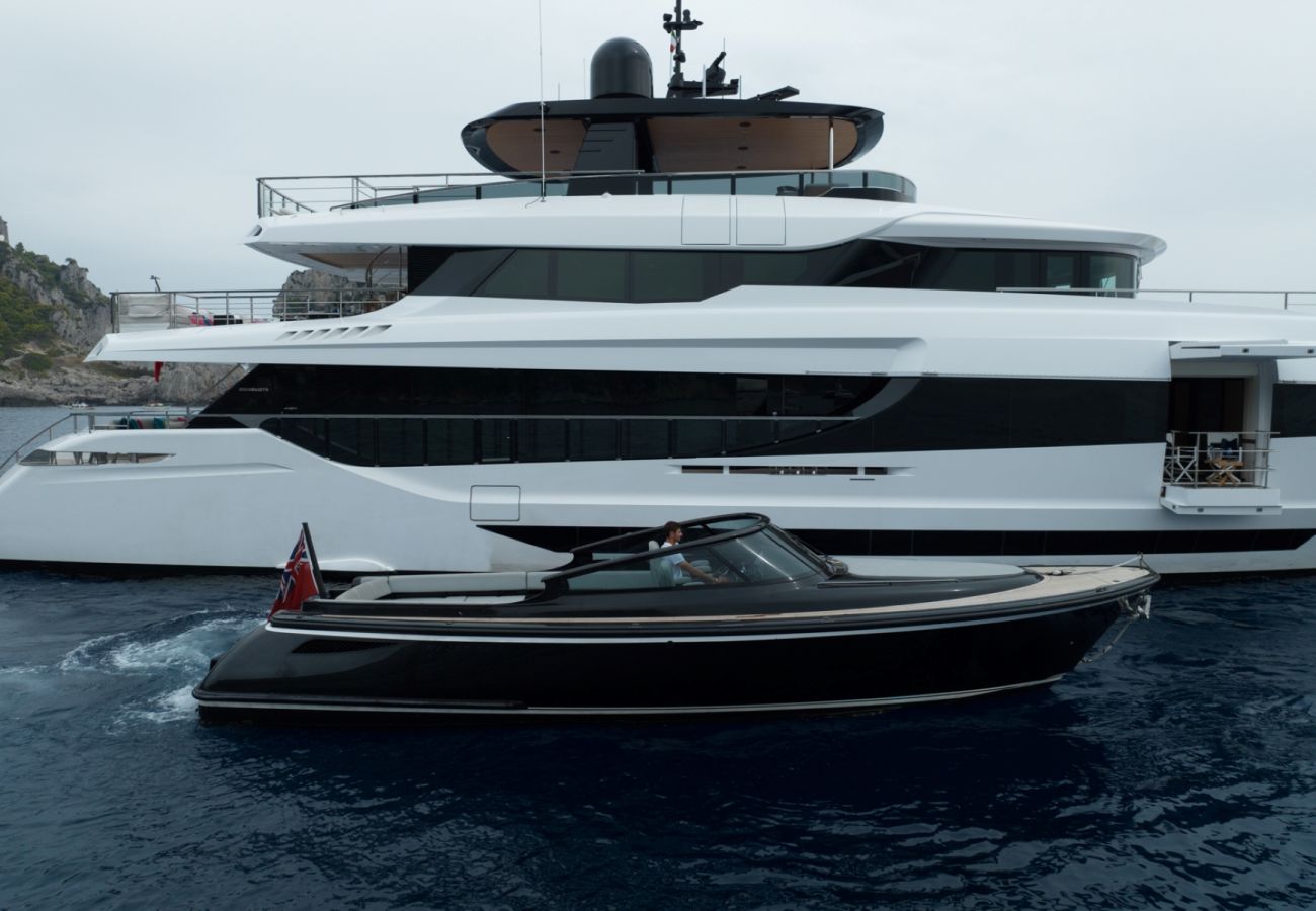 Barco en San Bartolomé - YACHT HALARA 5-BD