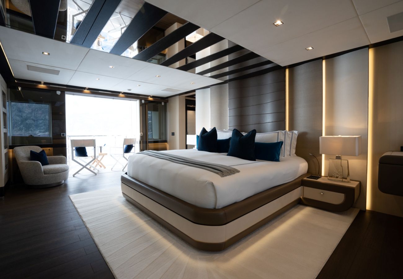 Barco en San Bartolomé - YACHT HALARA 5-BD