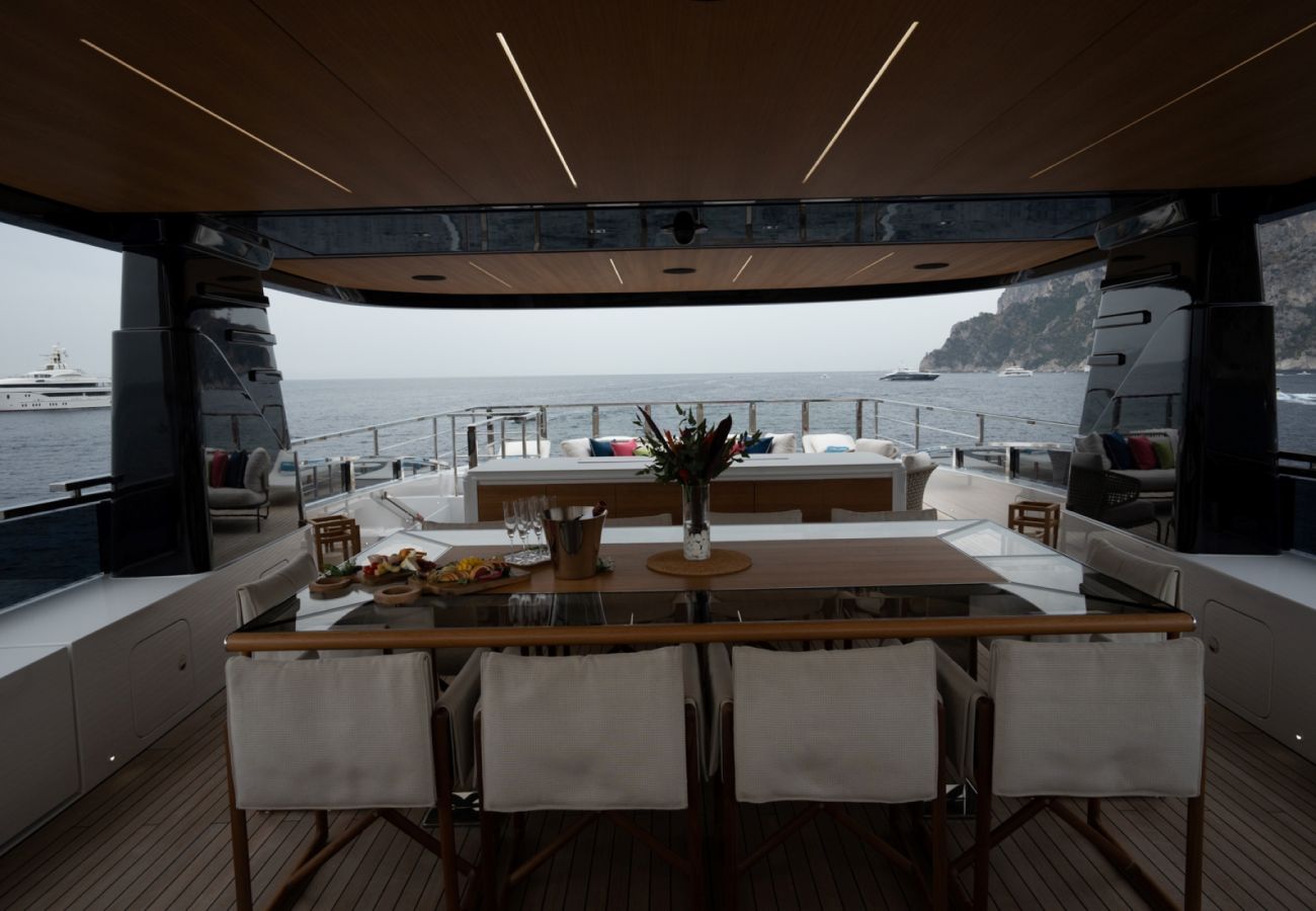 Barco en San Bartolomé - YACHT HALARA 5-BD
