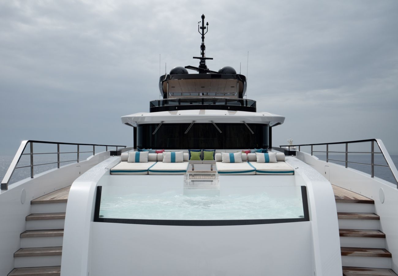 Barco en San Bartolomé - YACHT HALARA 5-BD