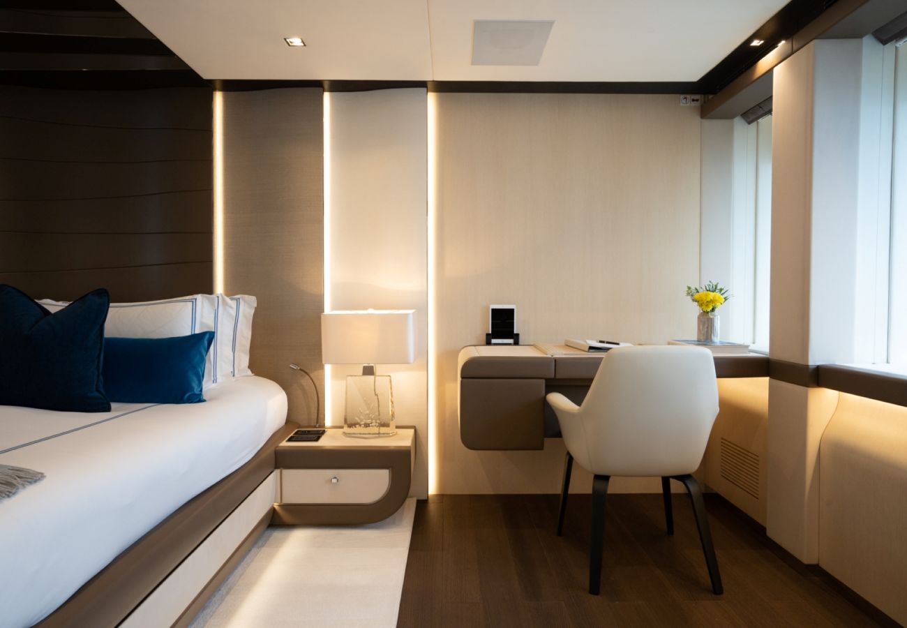 Barco en San Bartolomé - YACHT HALARA 5-BD