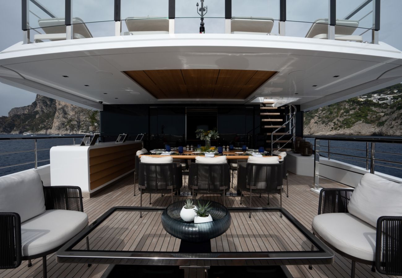 Barco en San Bartolomé - YACHT HALARA 5-BD