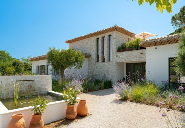 Villa en Ramatuelle - Villa Alocasia St Tropez Costa de Azul 5-bd Villa en Ramatuelle - Villa Alocasia St Tropez Costa de Azul 5-bd