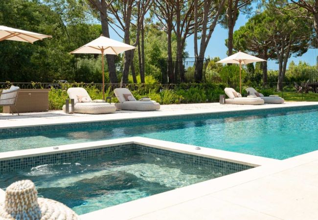 Villa en Ramatuelle - Villa Alocasia St Tropez Costa de Azul 5-bd Villa en Ramatuelle - Villa Alocasia St Tropez Costa de Azul 5-bd