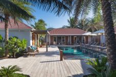 Villa Noah en la playa de St Jean en St Barths para 10 personas