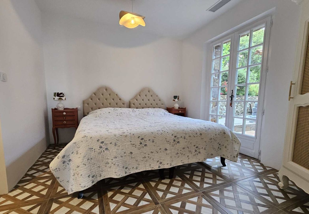 Villa en La Garde-Freinet - Villa La Biche St Tropez Costa de Azul 5-bd