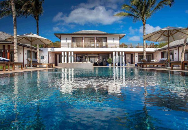 Villa Maison Blanc Bleu St Barth pour 12 personnes 
