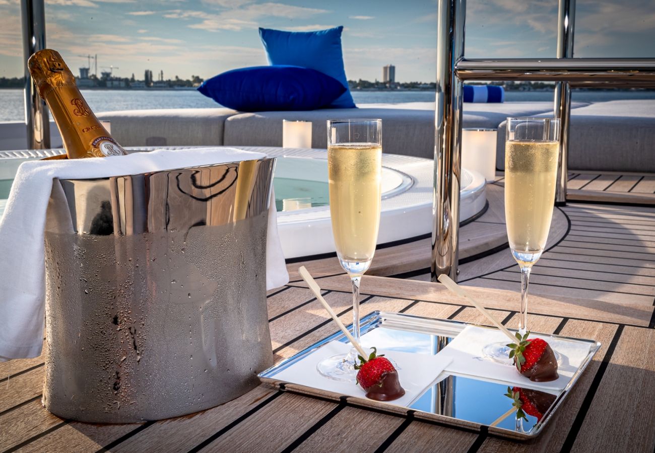 Bateau à Saint Barthélemy - YACHT TOP FIVE II  6-BD