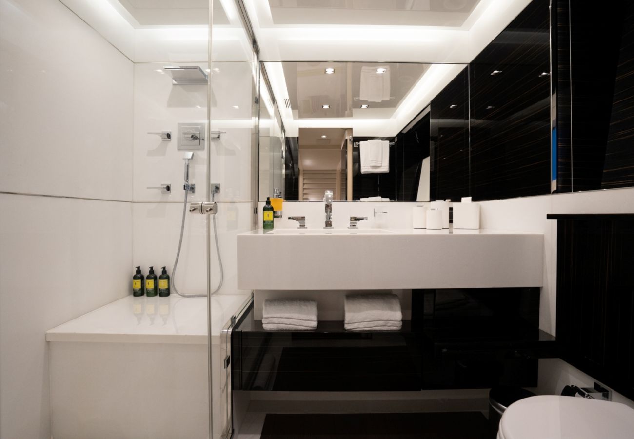 Bateau à Saint Barthélemy - YACHT HALARA 5-BD