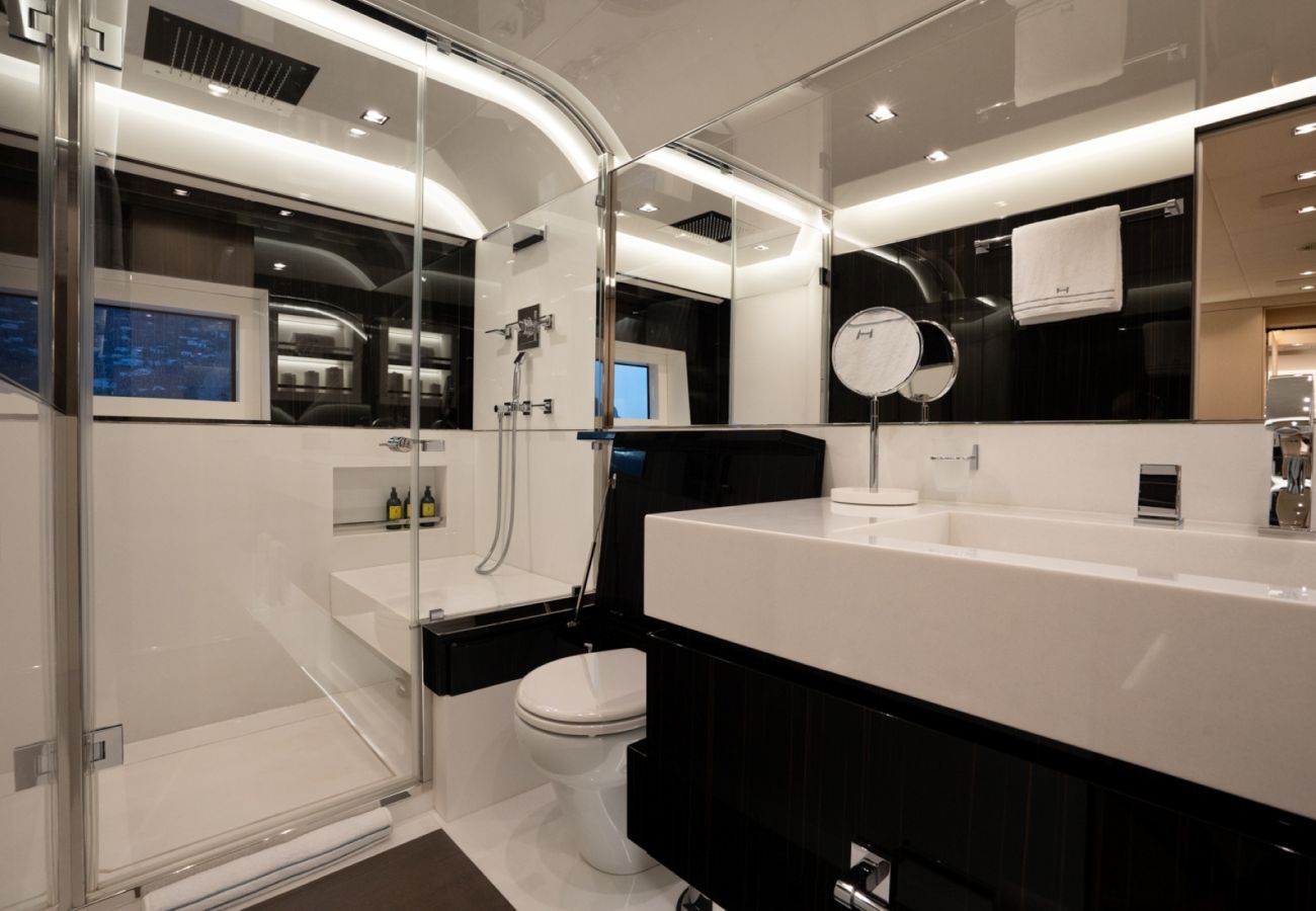 Bateau à Saint Barthélemy - YACHT HALARA 5-BD
