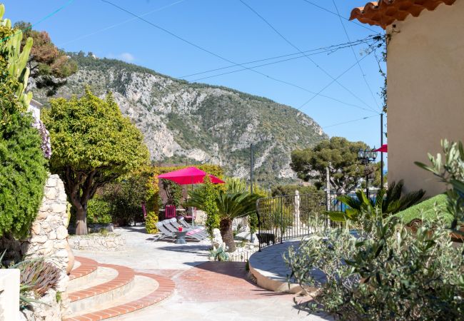 Villa à Eze - Villa Panorama Eze Côte d'Azur 5-bd Villa à Eze - Villa Panorama Eze Côte d'Azur 5-bd