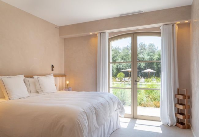 Villa à Ramatuelle - Villa Alocasia St Tropez Côte d'Azur 5-bd Villa à Ramatuelle - Villa Alocasia St Tropez Côte d'Azur 5-bd