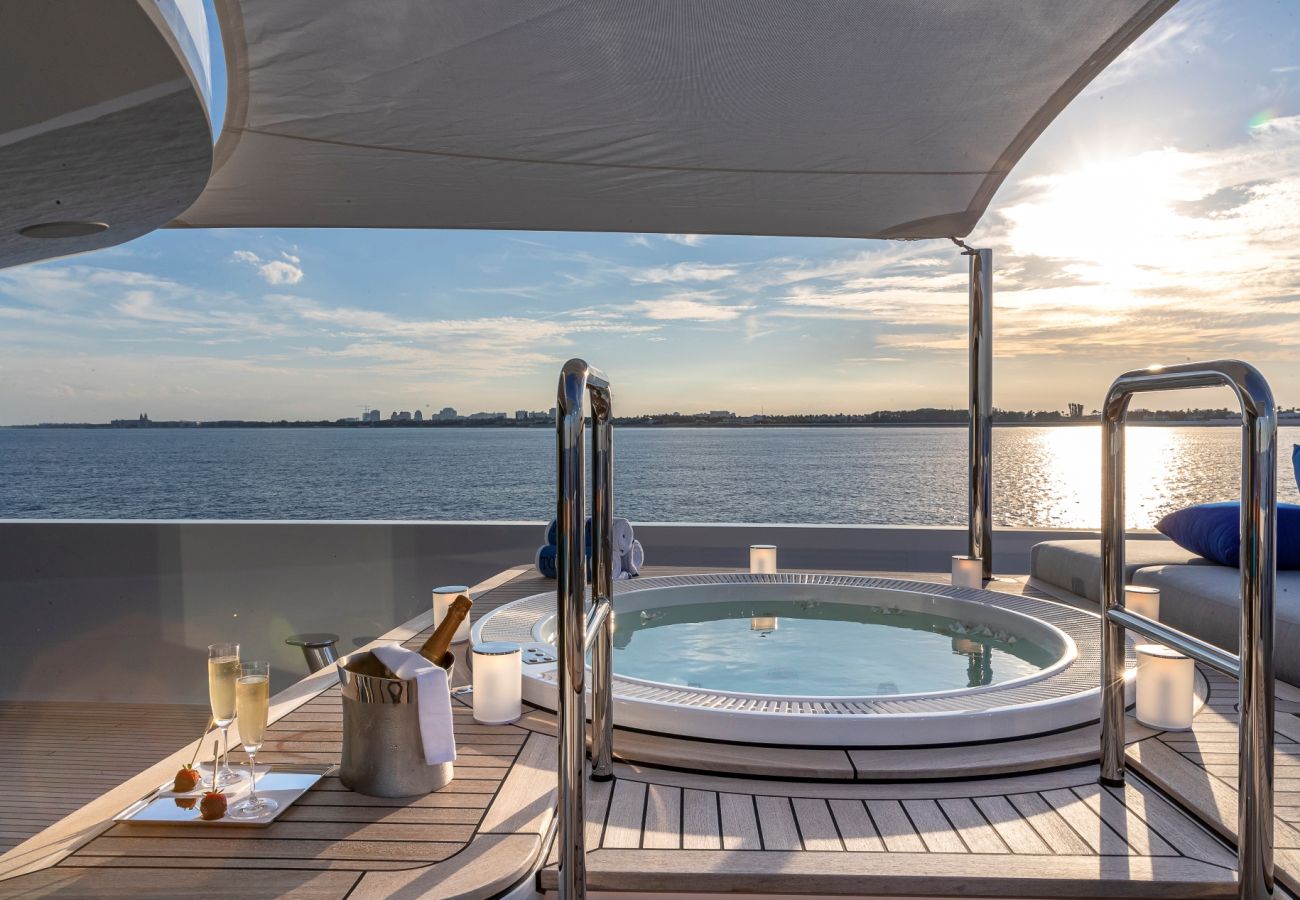Boat in Saint Barthélemy - YACHT TOP FIVE II  6-BD