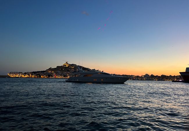 Villa in Ibiza - Villa 4 Palms Ibiza 6-bd Villa in Ibiza - Villa 4 Palms Ibiza 6-bd