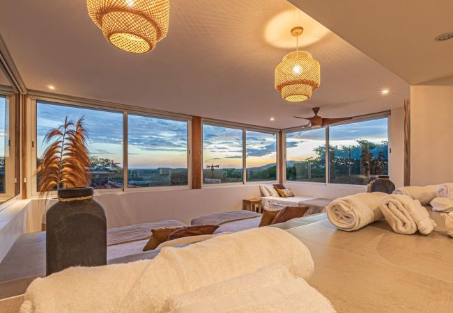 Villa in Tamarindo - Villa Las Colinas Santa Cruz Guanacaste 7-bd Villa in Tamarindo - Villa Las Colinas Santa Cruz Guanacaste 7-bd