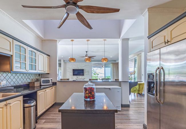 Villa in Tamarindo - Villa Las Colinas Santa Cruz Guanacaste 7-bd Villa in Tamarindo - Villa Las Colinas Santa Cruz Guanacaste 7-bd