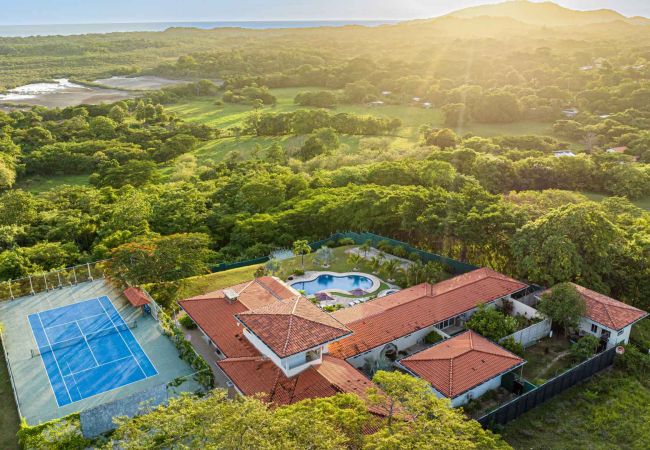 Villa in Tamarindo - Villa Las Colinas Santa Cruz Guanacaste 7-bd Villa in Tamarindo - Villa Las Colinas Santa Cruz Guanacaste 7-bd