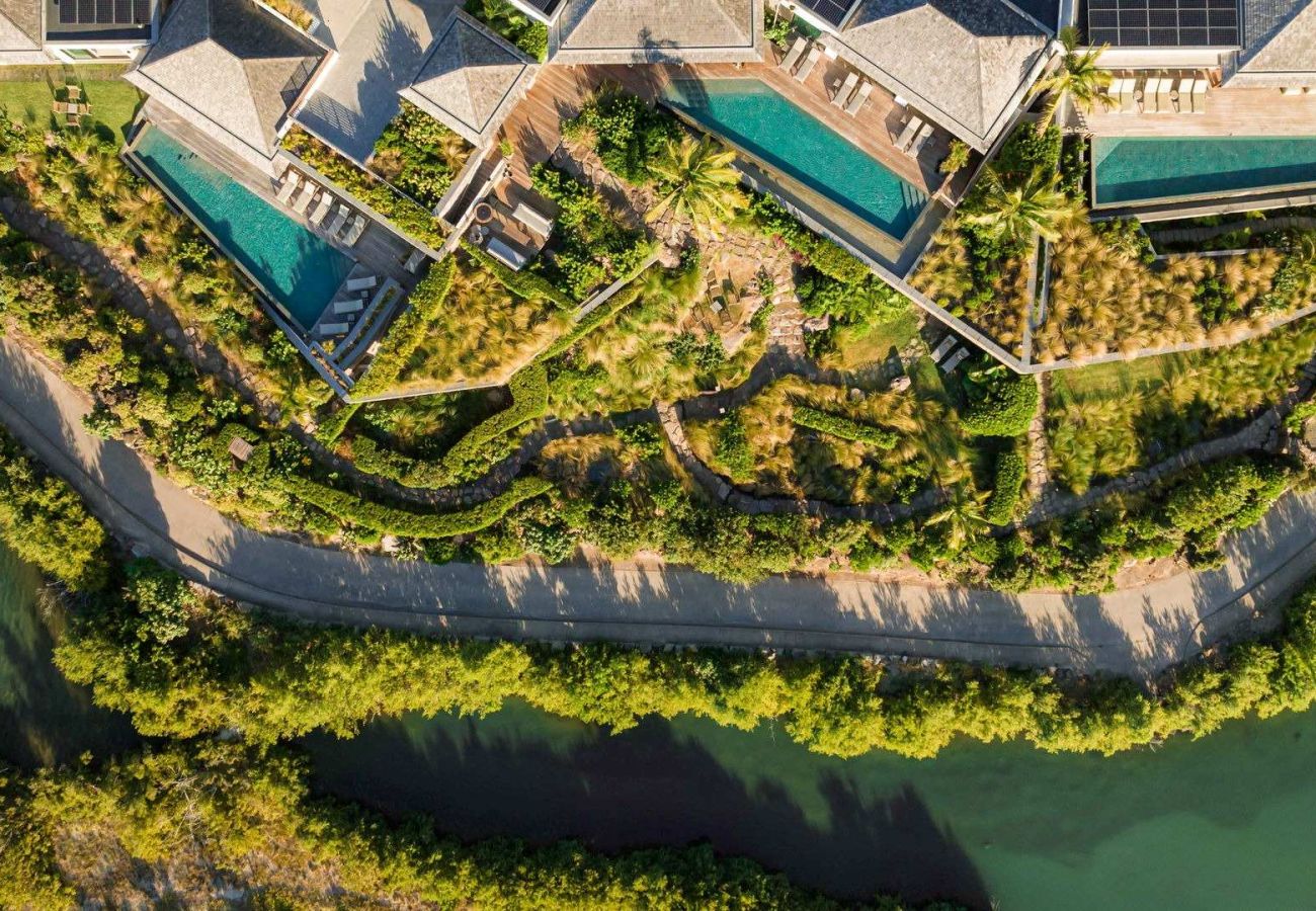  Issayah Estate in St. Barts, 4 luxury villas with heated pool for 28 people