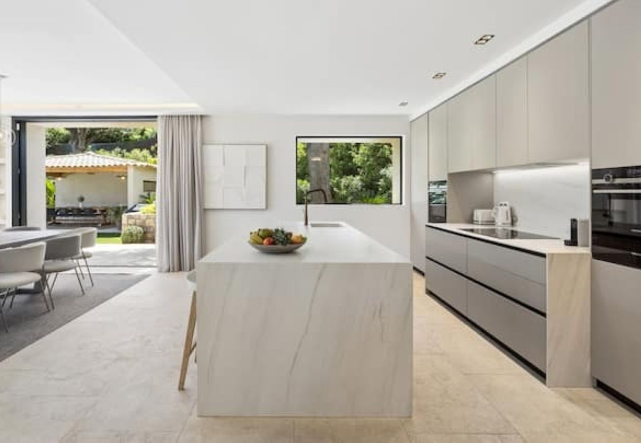 Villa in Mougins - Villa Cova Mougins French Riviera 5-BD