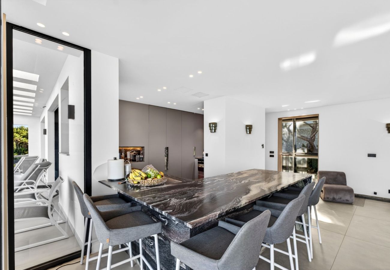 Villa in Antibes - Villa Houmoana Cap d'Antibes French Riviera 5-BD
