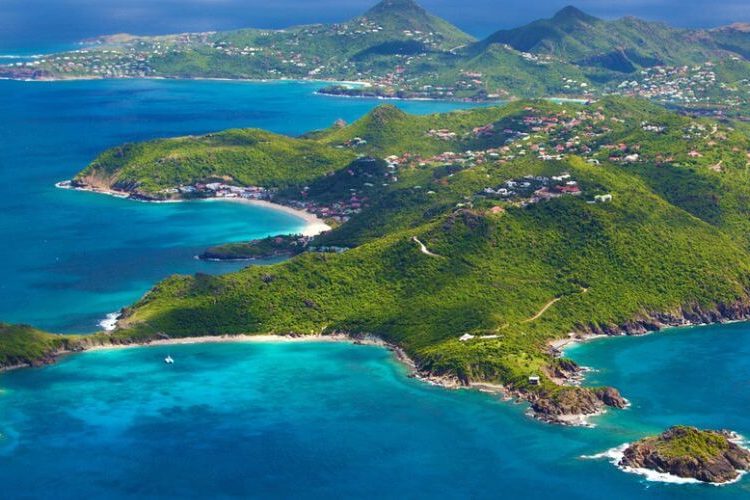 où se trouve saint barth
